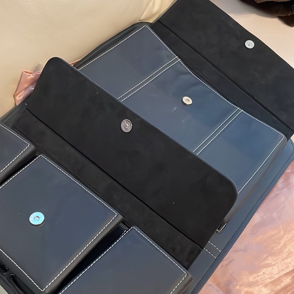 Jaguar , rear seat organizer, leather w/ white stitch detail - Picture 7 of 7